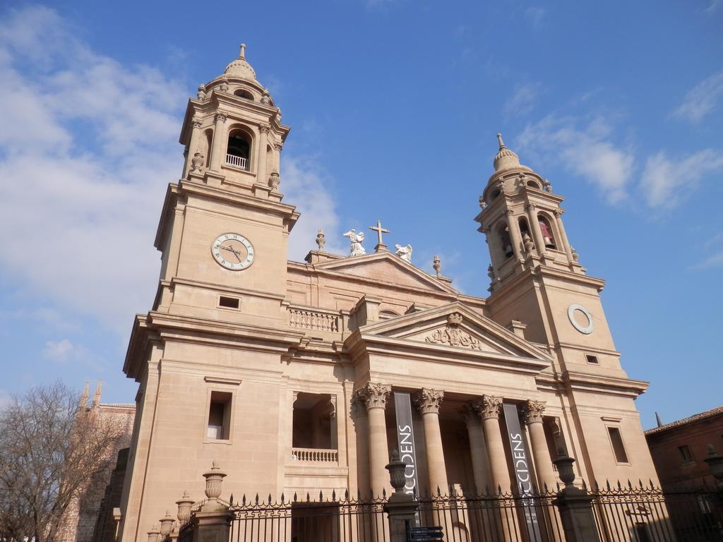 Plaza Catedral Hostel Pamplona Dış mekan fotoğraf